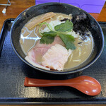 煮干し中華そば・つけ麺 海猫 - 鶏白湯煮干しラーメン