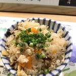 Otoineppu Tokyo - サービスの『鶏とキノコの炊き込みご飯』