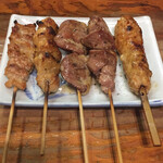 焼き鳥 まる - やきとり盛り合わせ
宮崎県銘柄鶏 さつま純然鶏