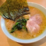 家系ラーメン 貫徹家 - ラーメン　750円