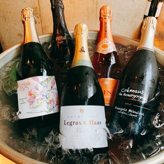 ワインを楽しむ食事会、食後の軽い一杯…。楽しみ方は貴方次第。