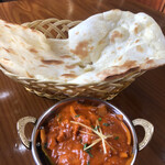 印度屋キッチン - チキンチリカレー＋ナンセット(サラダ・ドリンク付き)1100円