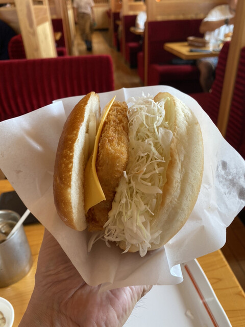 フィッシュバーガーの大きさに おのののか By natalie 珈琲所 コメダ珈琲店 豊中上新田店 桃山台 カフェ 食べログ フィッシュバーガーの大きさに おのののか By natalie 珈琲所 コメダ珈琲店 豊中上新田店 桃山台 カフェ 食べログ