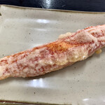 手打ちうどん ひさ枝 - カニカマ天。
                                陳列された直後のを頂いた。
                                カニカマって美味しいよね^ ^かなりふっくらしていた。