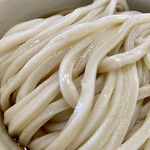 手打ちうどん ひさ枝 - 自分の一番好きなタイプ。
      角があり適度な滑らかさ( ^ω^ )