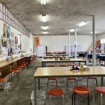 手打ちうどん ひさ枝 - 店内。
      入店時はほぼ貸し切り状態（＾∇＾）
      1人からグループまで対応。
      この後、続々と埋まっていった…