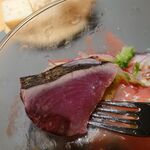 日本のイタリア料理店 sai - 肉厚な鰹