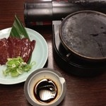 肝屋　嘉正亭　みその - 牛レバー陶板焼き
