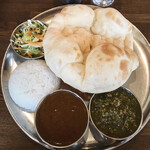 サプナ 本八幡店 - ハーフナンＢランチ  マトンとほうれん草キーマ
                                ハーフといいつつボリューム満点