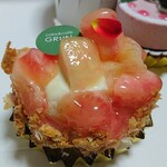 GRUN - 桃のパイ496円