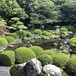 松阪 海津 - 美しい中庭