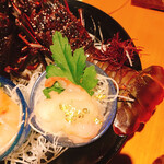 リゾートヒルズ豊浜 蒼空の風 - 伊勢海老刺身。金粉添えのサービスは満足度高し！