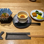 肉寿司 肉和食 KINTAN コレド室町 - 前菜 牛すじポン酢、茶碗蒸し、漬物