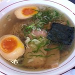 塩ラーメンを全粒麺でオーダー