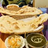 王様のカレー タージマハール - 料理写真:圧巻のナン