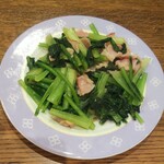 因島青果 - こまつなは、小松菜ベーコン炒めごま油醤油味付けで食べました(2020.08.08)