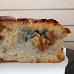 ブーランジェリー セイジアサクラ - ゴルゴンゾーラとハチミツのフォカッチャ