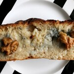 ブーランジェリー セイジアサクラ - ゴルゴンゾーラとハチミツのフォカッチャ