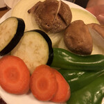 大衆焼肉 - 野菜盛り合わせ400円