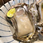 三代目 まる天 - 岩ガキ（酢橘）