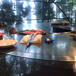 ステーキ・慶 - パフォーマンス前のテーブル