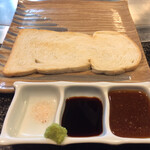 ステーキ・慶 - パン＆三種類のソース