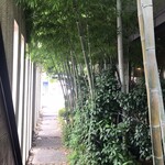 ステーキ・慶 - 表から来る通路