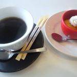 China bar 月天心 - 珈琲＆マンゴープリン　（ランチ＋300円）