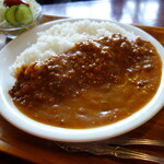 琥珀 - キーマカレー大盛り、お食事にはスープ&サラダが付きます（¥650、大盛りは+100）税込み