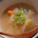 麺や すずらん亭 - けんちん汁
      湯気で曇ります