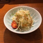 牛ホルモンと鮮魚 牛富屋 - セットのサラダ