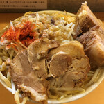 ラーメン荘 地球規模で考えろ - 大ラーメン（大きめの豚バラ１個）