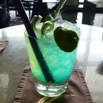 マンダリンバー - Midori（メロンのリキュール）の緑とブルーキュラソーの青がとても綺麗。