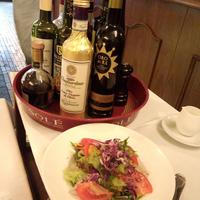 Ristorante IL FIGO INGORDO - サラダにあうドレッシングをご自身の好みで♪