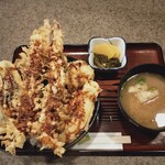 天ぷら桂 - 天丼（みそ汁，漬物付き）