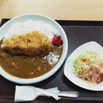 レストラン 戸々魯 - カツカレー（サラダ付き）