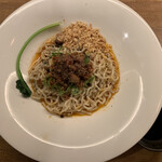 箸とレンゲ - 【限定】汁なし和牛担々麺 （990円）