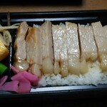 万さく　 - 豚の越中味噌漬け焼重弁当