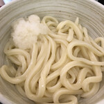 本格さぬきうどん　穂乃香 - ワイフのおろし醤油。タマゴと唐揚げをトッピングしてました。