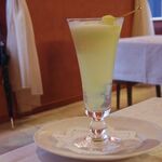 資生堂パーラー - 静岡県 袋井地区産“クラウンメロン”のアイスクリームソーダ