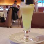 資生堂パーラー - 静岡県 袋井地区産“クラウンメロン”のアイスクリームソーダ