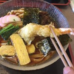 うどん処しのじま屋 - 海老はブラックタイガー。全体の味のバランスがとても良いんです。