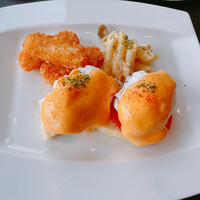 R restaurant & bar - 