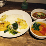 スパイスカフェ - キーマとココナッツカレー(1450円)