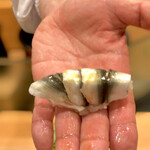 鮨処 多田 - シンコ (握り)