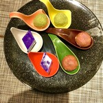 熱香森 - お茶菓子　シャインマスカット・紫芋コロッケ・バタフライピーとライムのたゼリー