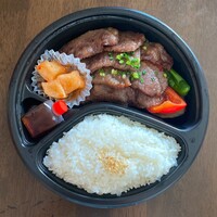 焼肉の龍園 小倉本店 - 黒毛和牛上カルビ弁当