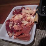 京都 ネーゼ - 2009/3月：「これからコレでパスタを作ります」と見せてもらった淡海地鶏のホルモン