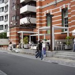 ソーシャルデザインカフェ ソボロ - 2009/3月：京都文化博物館に隣接する白い躯体部分が当店