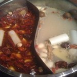 火鍋 小肥羊 - 火鍋（白湯と麻辣スープ）